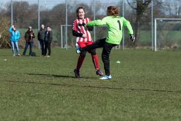 Bild 27 - C-Juniorinnen TSV Zarpen - TuS Tensfeld : Ergebnis: 2:1